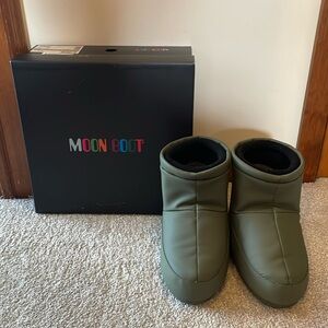 Moon Boot Icon Low No Lace Rubber Khaki size 7